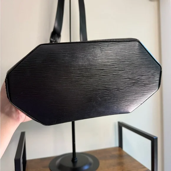 Louis Vuitton Epi Sac De Paule PM Leather Shoulder Bag - Picture 6 of 14